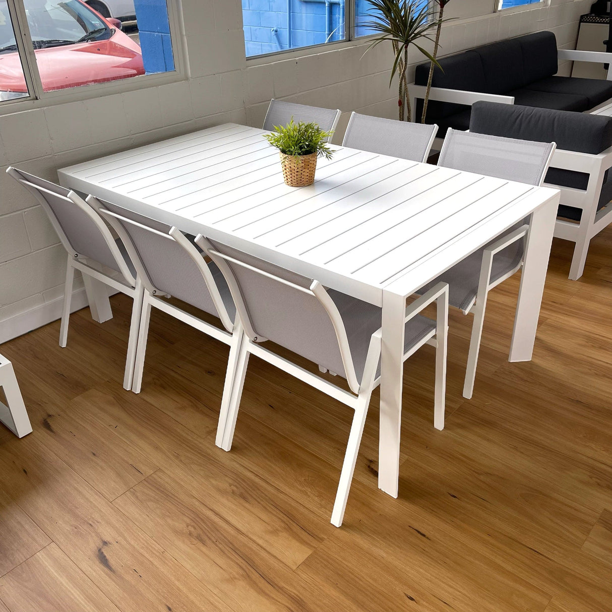 ICARIA Outdoor Dining - White