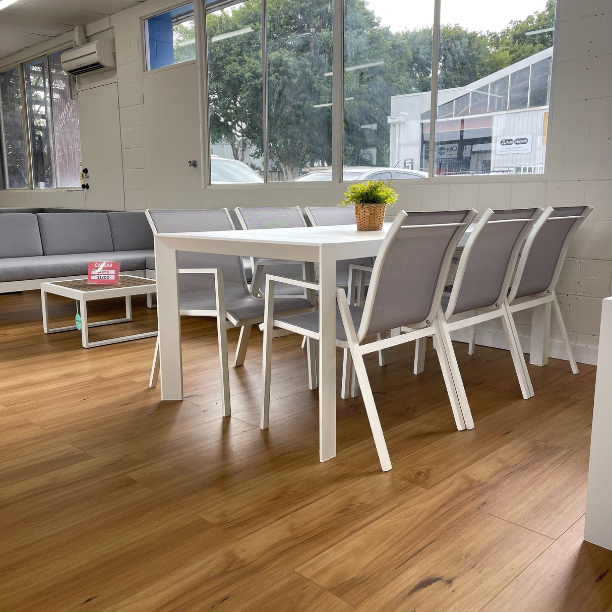 ICARIA Outdoor Dining - White