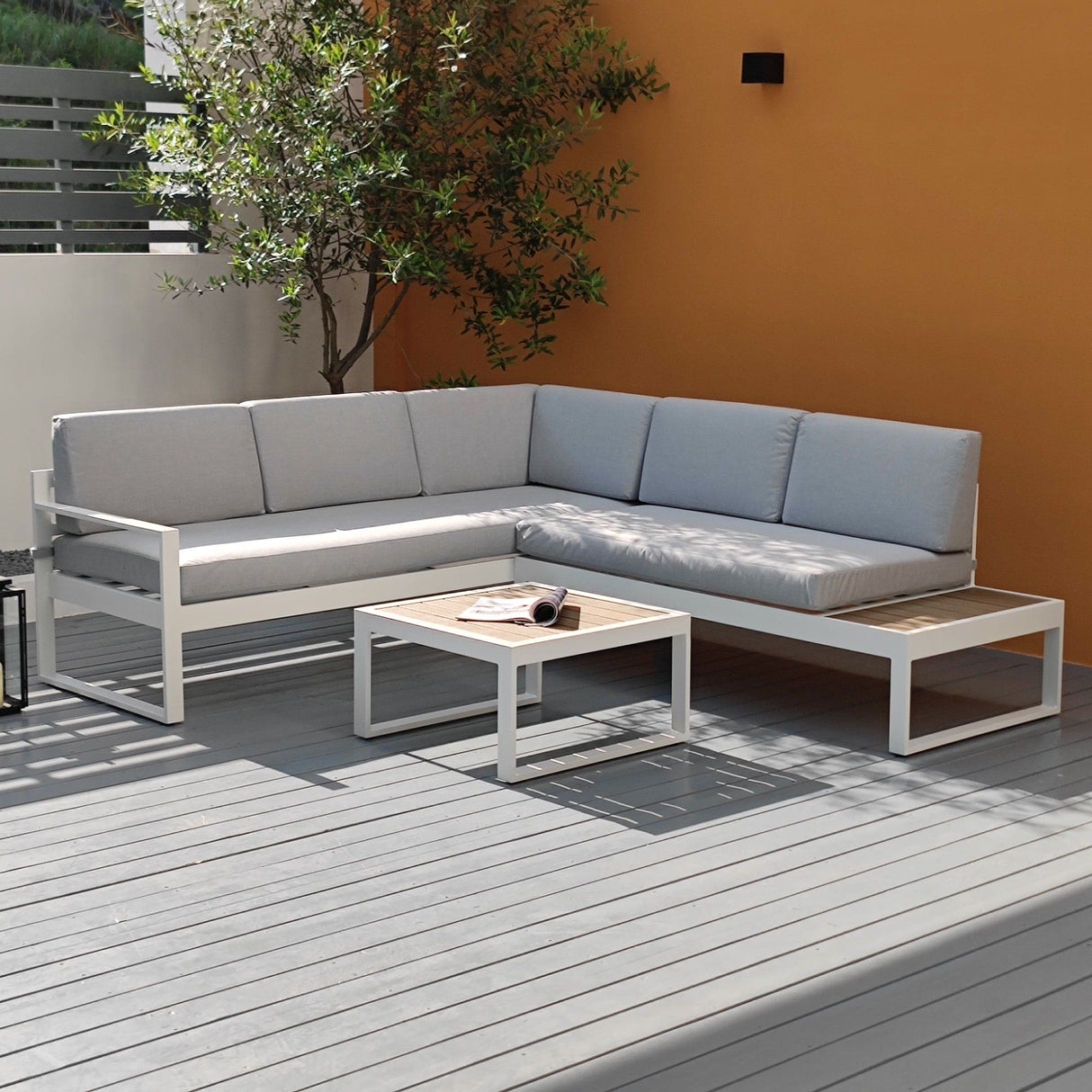 CAESAR Outdoor Lounge (White)