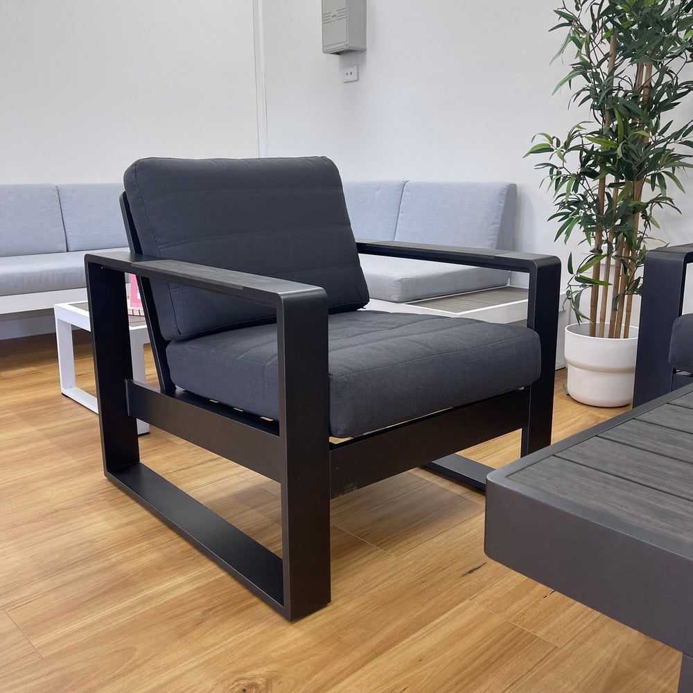 MADERIA Outdoor Lounge