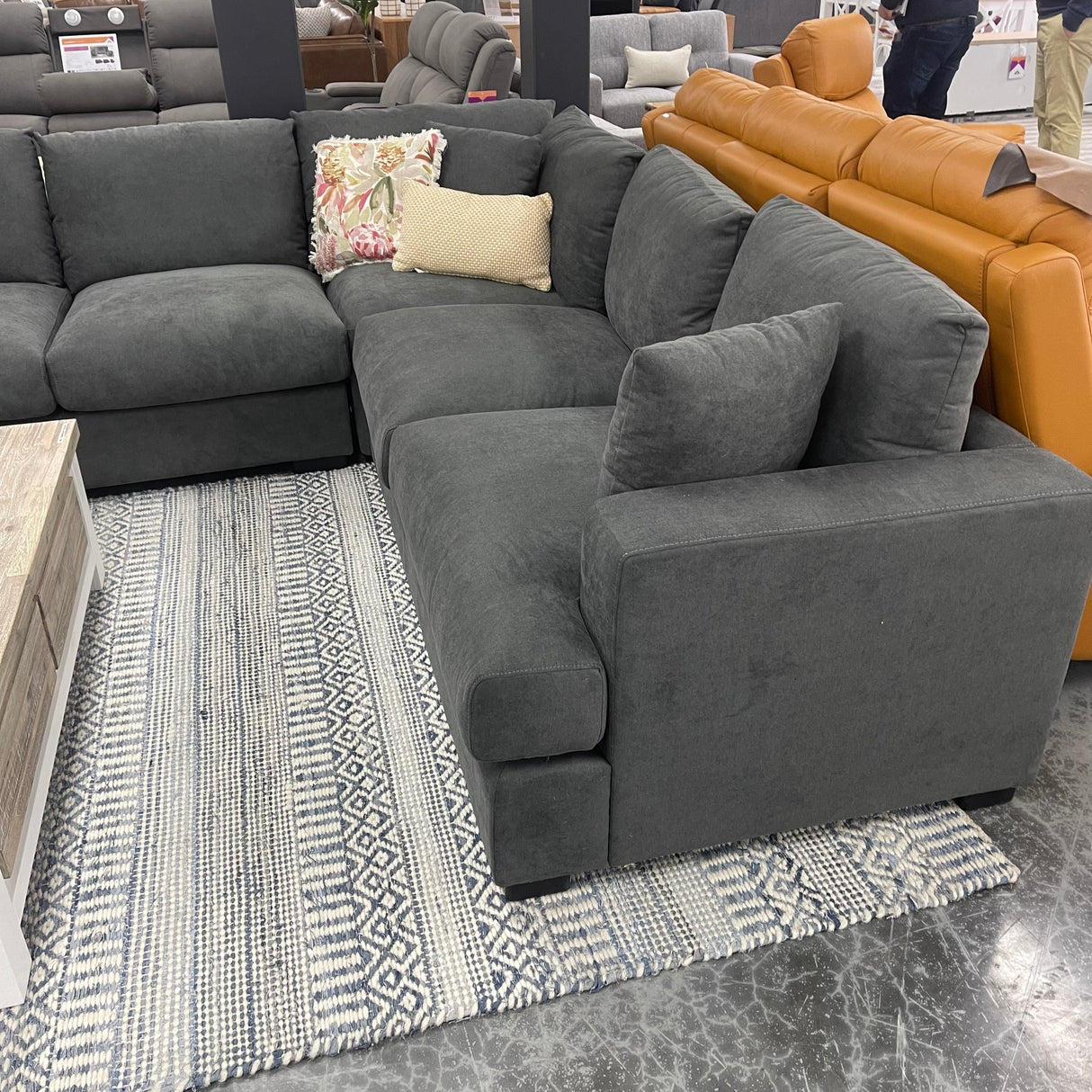 HASTINGS Lounge (Dark Grey)